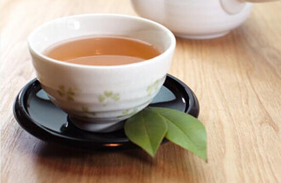 绿茶加蜂蜜的功效（绿茶加蜂蜜的功效与作用及禁忌）